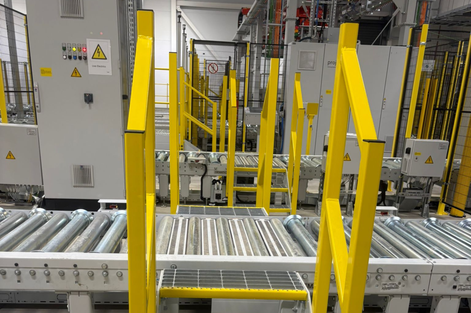 Warehouse racking structure installation